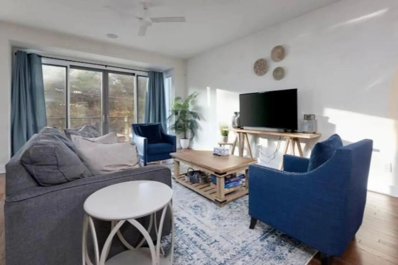 Modern Townhome, Large Game Room, 10Min To Downtown! Sleeps 10! Νάσβιλ Ηνωμένες Πολιτείες της Αμερικής