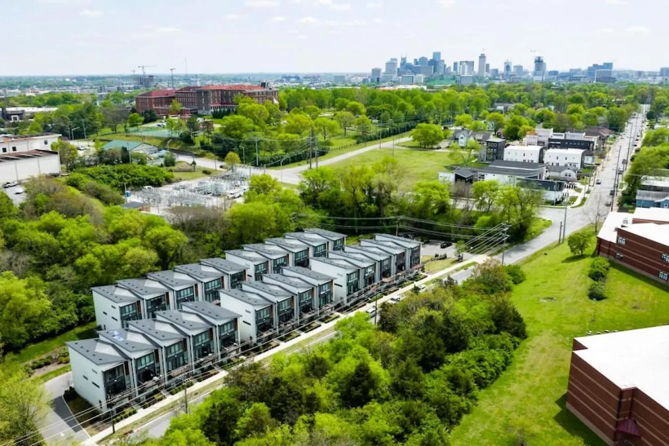 Modern Townhome, Large Game Room, 10Min To Downtown! Sleeps 10! Nashville 0*,  United States
